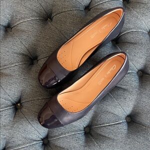 Clarks Women's patent Navy  Chunky Heel shoe